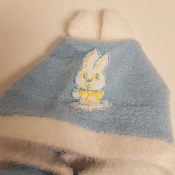 Vintage Blue Bunny Wearable Blanket - Picture 4 of 4